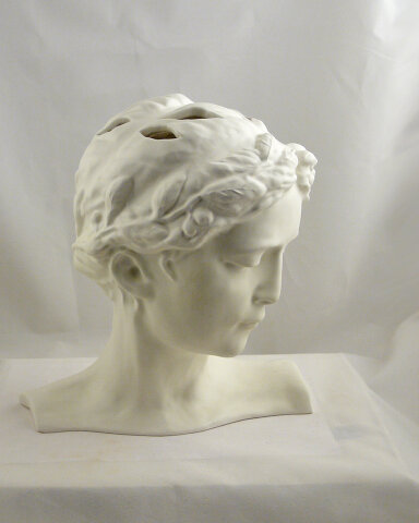 Ваза — скульптура женской головы
